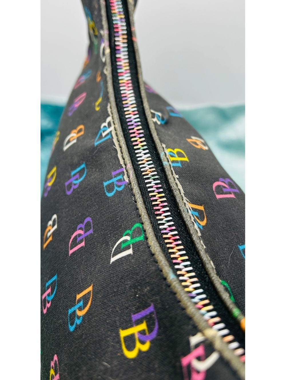 Vintage Y2K Dooney & Bourke Multicolor Monogram Hobo Shoulder Bag Pink ๐ Charm - Picture 5 of 12